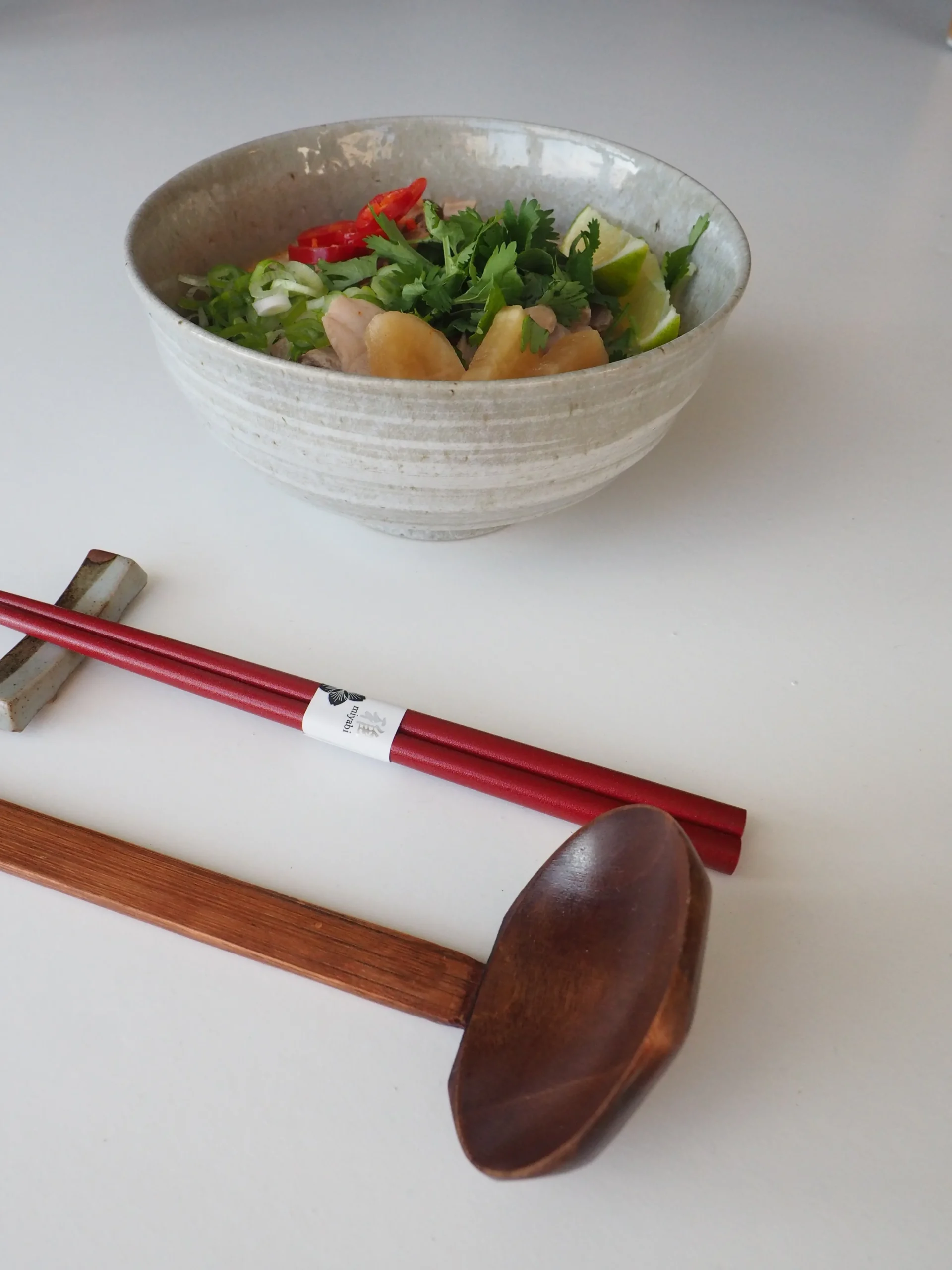 Diverse (spisepinde, Holdere, Skeer)^SERAMIKKU Håndlavet ramen-ske