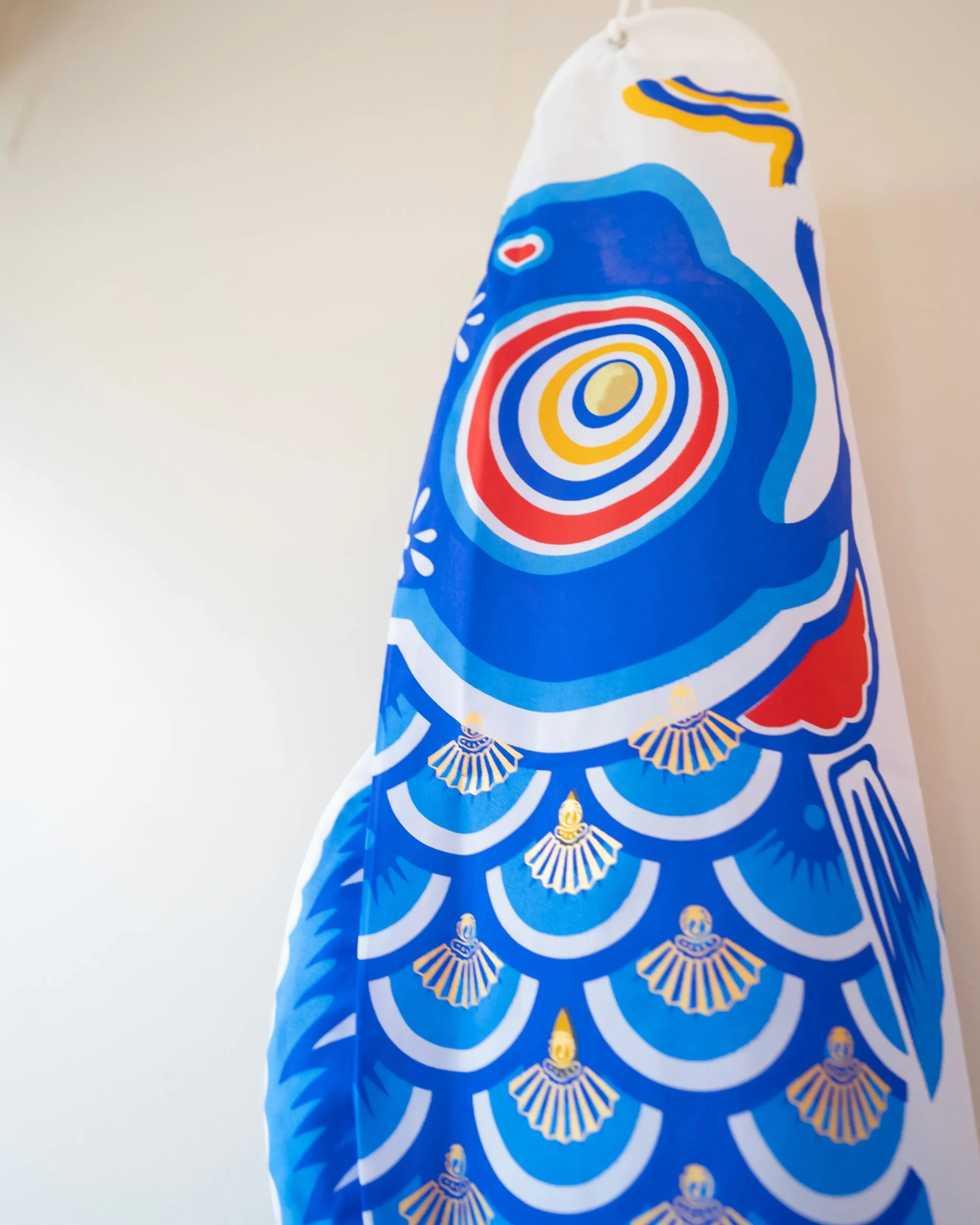 Koinobori - Japansk Karpevimpel|Pyntegenstande^SERAMIKKU Koinobori vimpel 80 cm (blå)