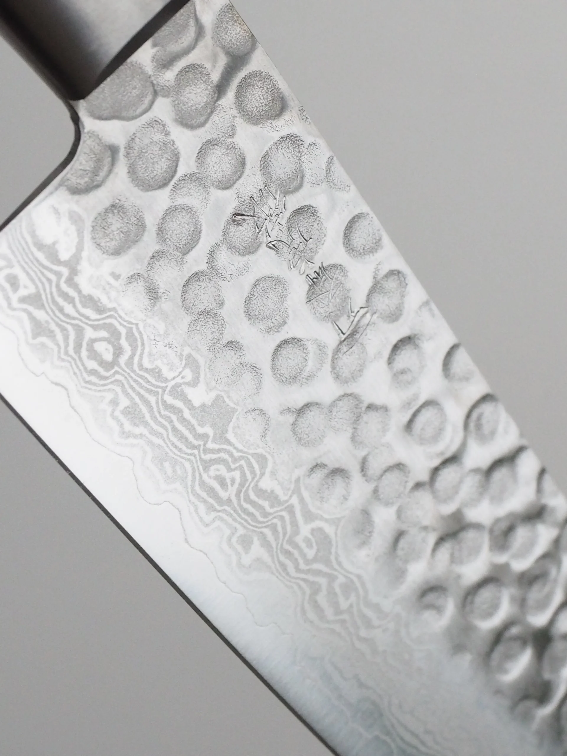 Sort Skaft^SERAMIKKU Santoku kniv | 18 cm | Sort