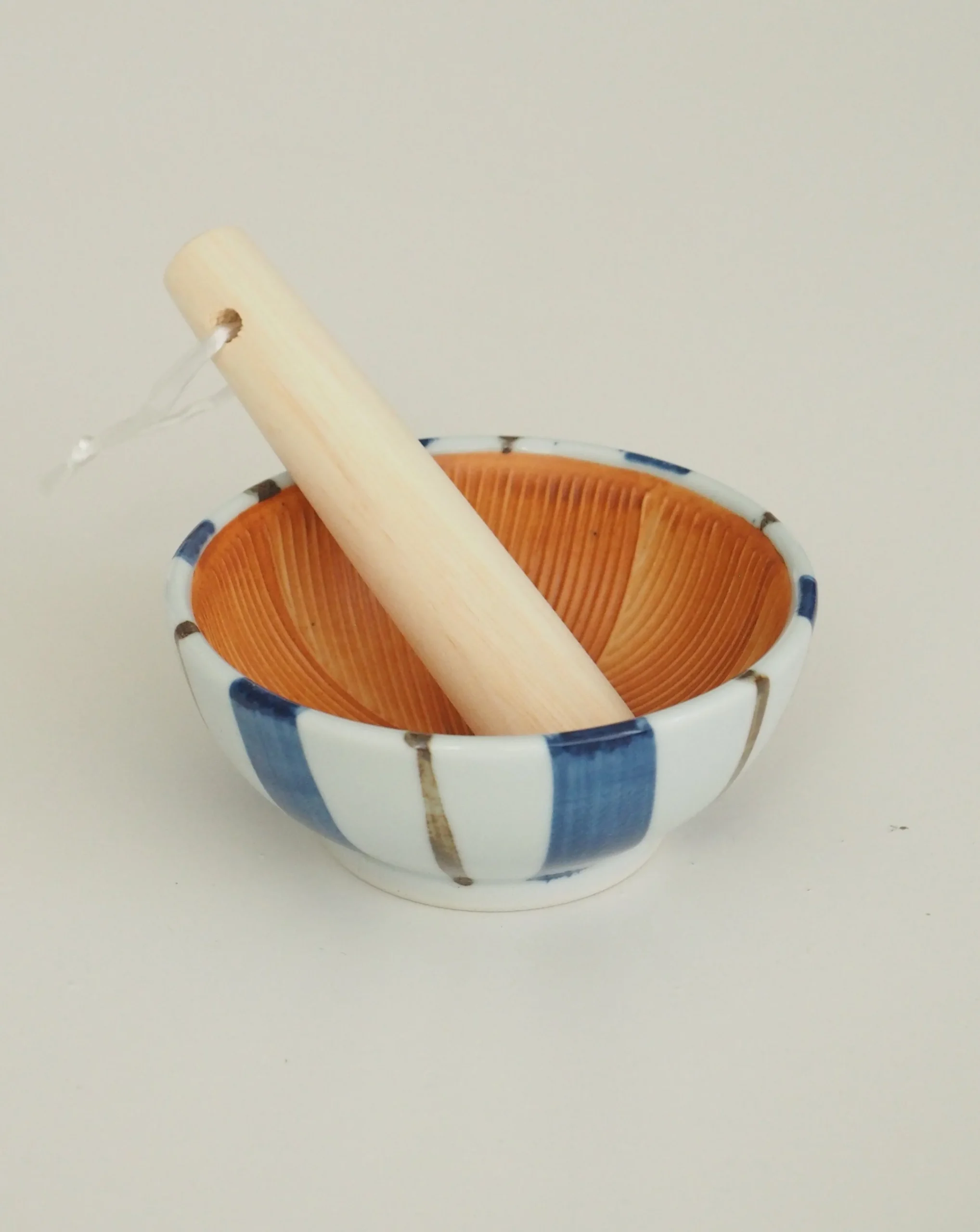 Diverse (spisepinde, Holdere, Skeer)|Mellem Skåle (matcha, Ris, Morgenmad)^SERAMIKKU Stribet morter med støder